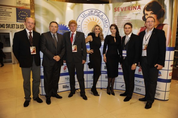 Severina dupkom ispunila Lisinski