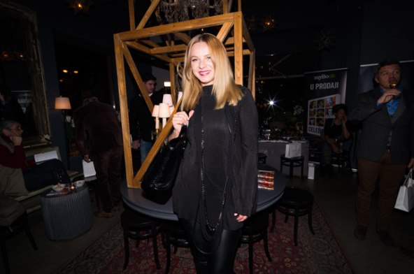 Jelena Rozga je bila tip-top u još jednoj haljini iz H&M-a