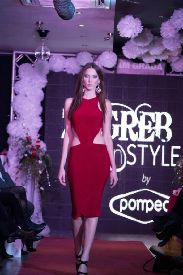 Dizajnerica Sita Ahmić svojim ženstvenim kreacijama ponovno osvaja modno tržište