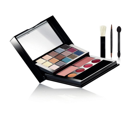 Cosmopolitan traži najljepšu ljubavnu priču za Valentinovo powered by Avon Indulgence ruž za usne