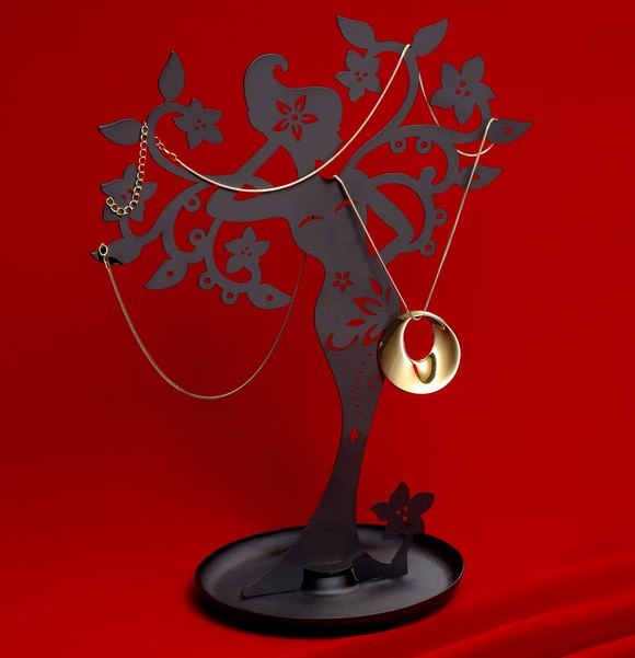 Cosmopolitan traži najljepšu ljubavnu priču za Valentinovo powered by Avon Indulgence ruž za usne