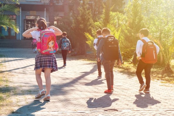 Cijela obitelj spremna za novu školsku godinu