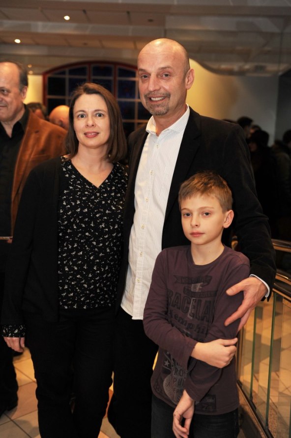 Anđa Marić s velikim osmijehom stigla na premijeru predstave 'Ana Frank'