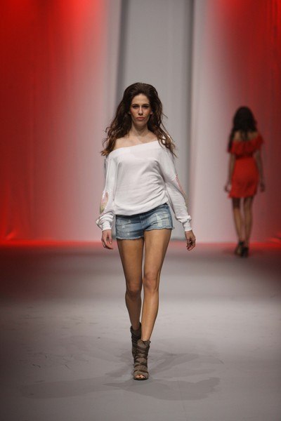 Ako želite da party uspije - nosite Guess!