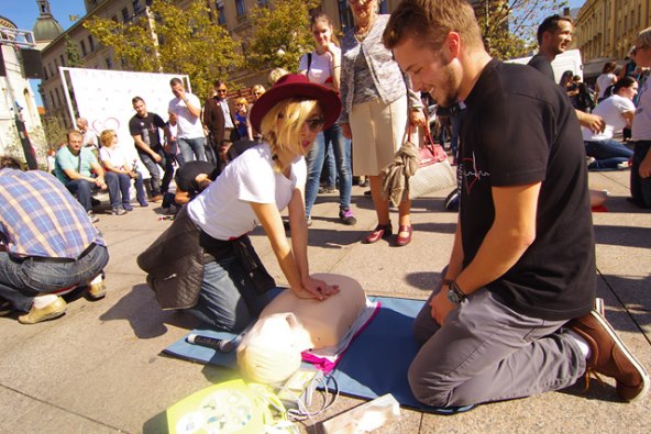 Visašica Ana Šimić na Cvjetnom trgu učila oživljavati 