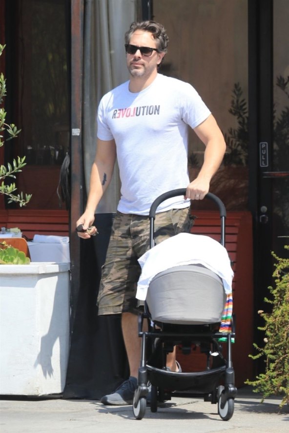 Poznata glumica i suprug nakon prvog ljetovanja s petomjesečnom kćerkicom