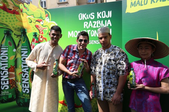 Senzacija na Cvjetnom trgu: Kineski zmaj i indijska plesačica rasplesali zagrebačku špicu