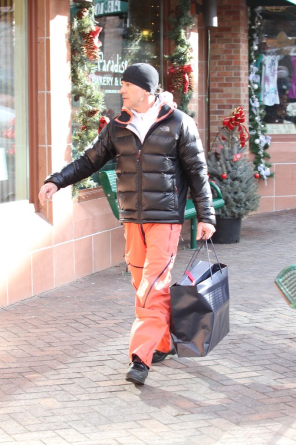 Antonio Banderas obavio kupnju božićnih darova u zadnji čas