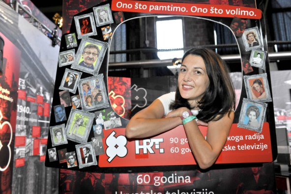 Voditeljica HRT-ova Dnevnika, Marta Šimić Mrzlečki, pukla od smijeha usred emisije