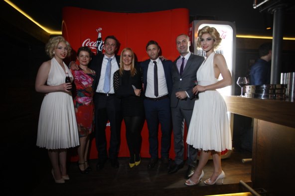 Coca-Coli i njezinim hostesama nitko nije mogao odoljeti...
