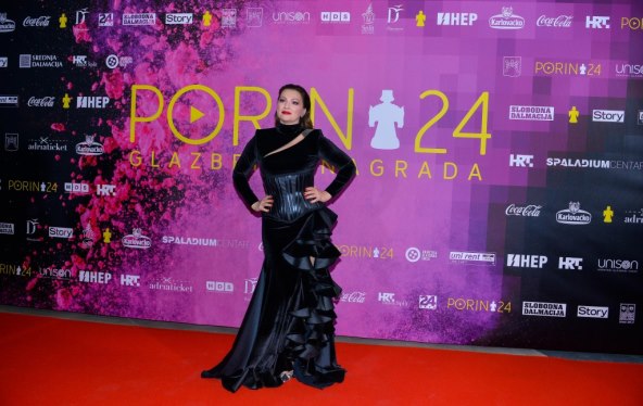 ŠTO SU POZNATI ODJENULI ZA PORIN Od elegantnih haljina do casual izdanja