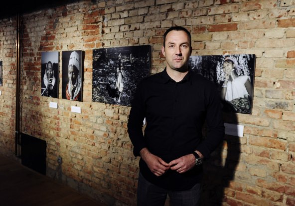 Hrvoje Rupčić svoju zgodnu djevojku izveo na izložbu u Laubu