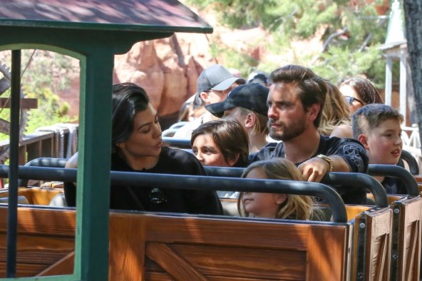 ČUDNO S djevojkom, bivšom suprugom i troje djece u jacuzziju