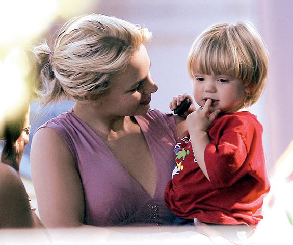Britney Spears: Sada je prava majka  
