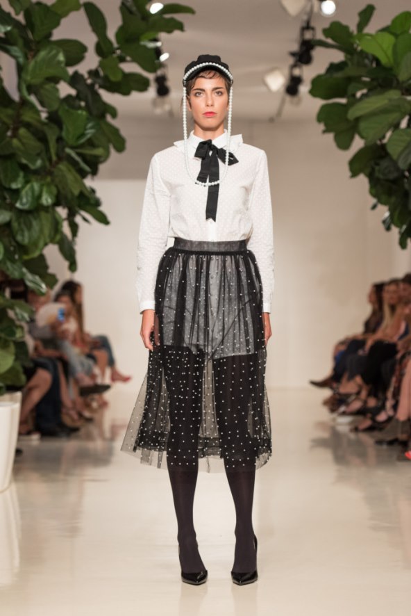 Malo boje, malo retro štiha i pregršt ženstvenosti u novoj kolekcija eNVy rooma