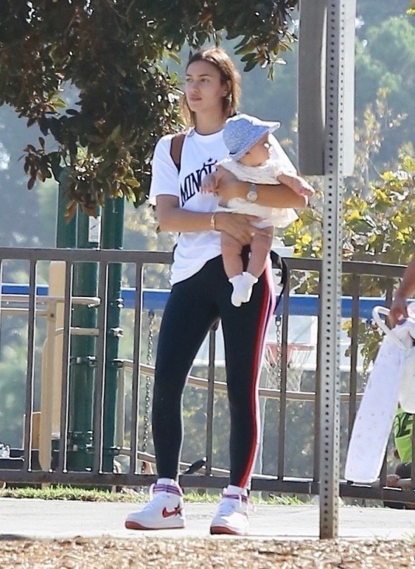 U novom Elle magazinu otkrijte što poklanjaju celebi!