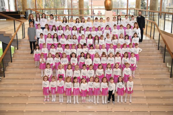 Male i velike zvijezde pjevaju i plešu Zagrebu za rođendan u Lisinskom