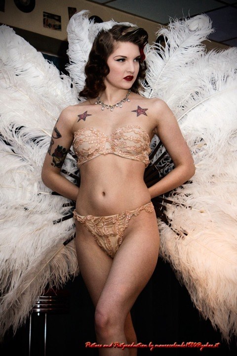 Dočekajte Valentinovo s Miss Millie $ 