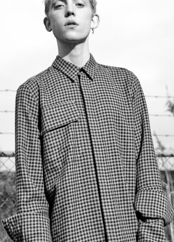 Viktorijina anđelica ponosno nosi majicu svog slavnog supruga