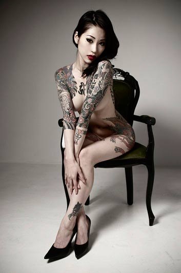 Objavljena prva performerica Bestiaruma – Japanka Yusura Bush Watcher