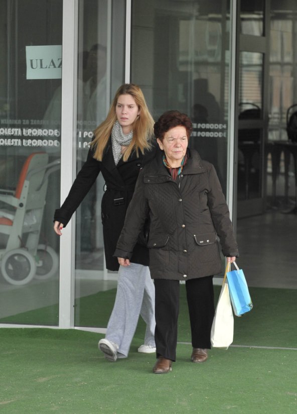 Tata Milan i baka Ana posjetili su Severinu i malog Aleksandra