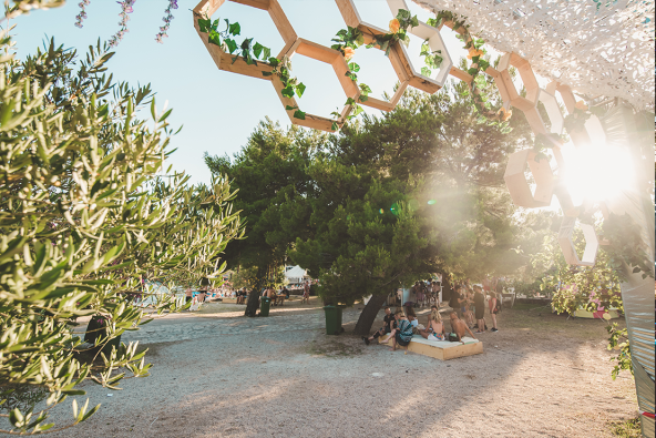 Ljetna glazbena rapsodija u Tisnom samo što nije počela