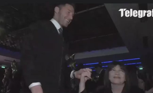 Karleuša skinula crninu i pobjegla