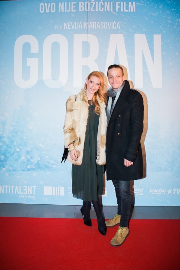 Nataša Janjić u kinu blještala kao božićna jelka