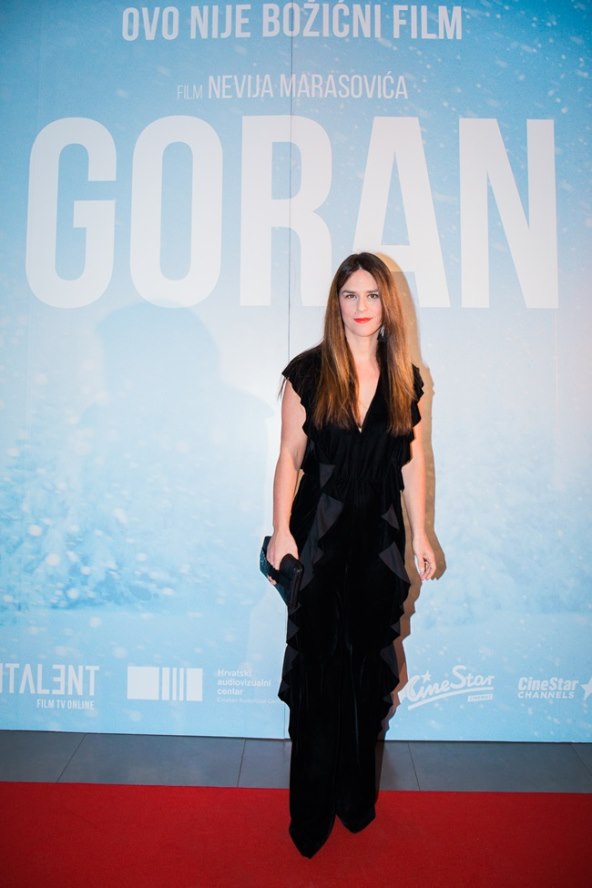 Nataša Janjić u kinu blještala kao božićna jelka