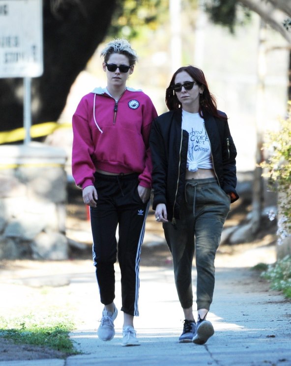 Glumica uhvaćena u šetnji sa novom djevojkom