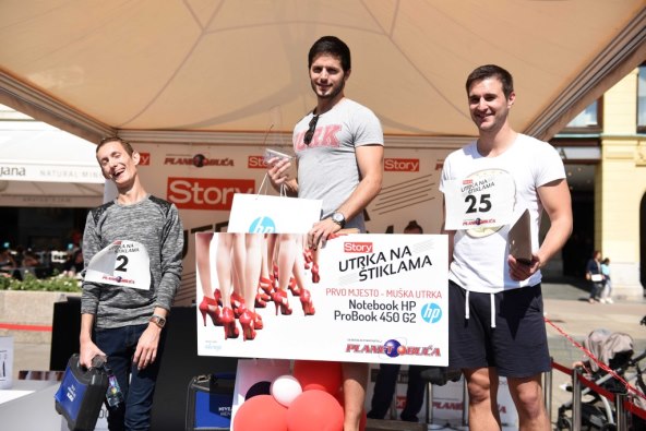 Odlična atmosfera vladala je šestom Story utrkom na štiklama