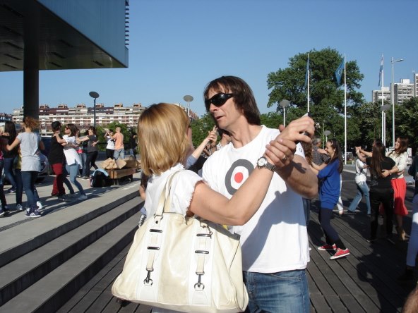 Flash mob za Peugeot 208