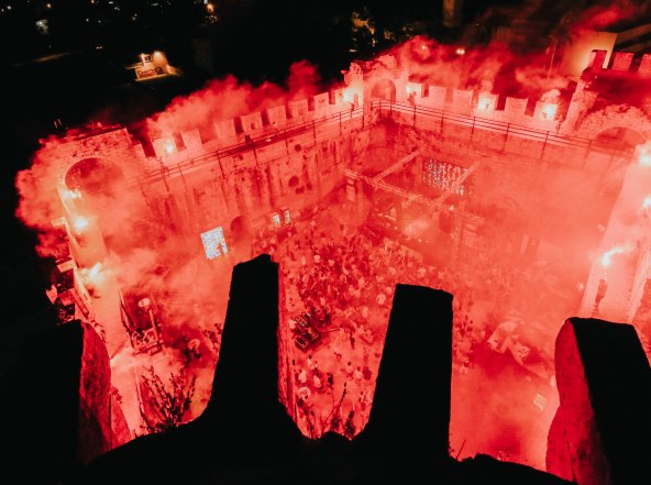 Kakve veze imaju Vojko V i Frajle?