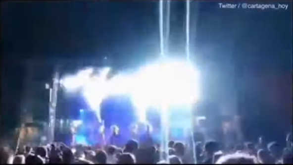 Pjevačicu usred nastupa ubio vatromet