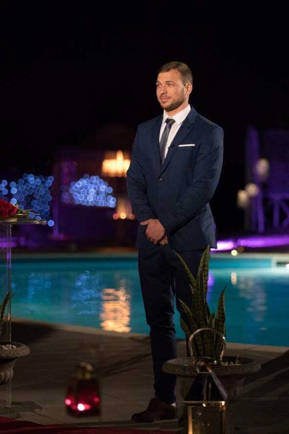 Djevojke lude za Mijom: 'Sve su kao hijene koje žele napasti Bambija'