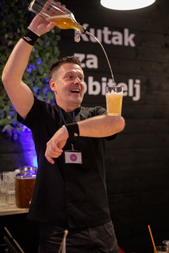 Zabavom u pidžamama otvoren IKEA noćni klub