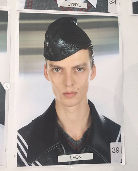 VIDEO Svi pričaju o bizarnom hodu modela po pisti