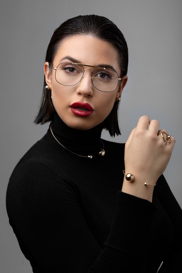 Tko kaže da nakit i dioptrijske naočale ne mogu ići zajedno!