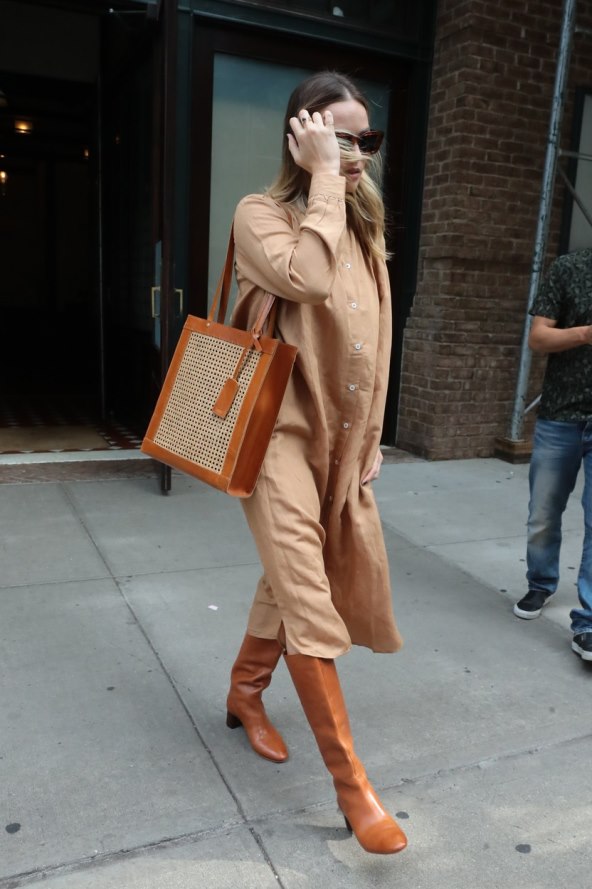 Glumica pokazala trudnički trbuščić?