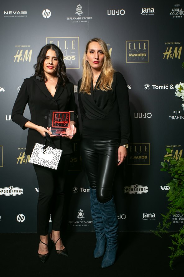 NAJBOLJI MODEL by LIUJO, u ime pobjednice nagradu je preuzela Emilija Sorić