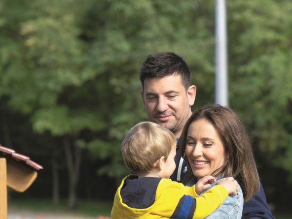 Ivor i Tomislava Vucelić sa sinom