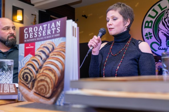 NAPOKON Recepti hrvatskih slastica i na engleskom jeziku