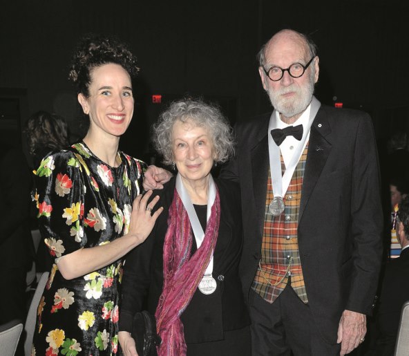 Žena satkana od čvrstih stavova