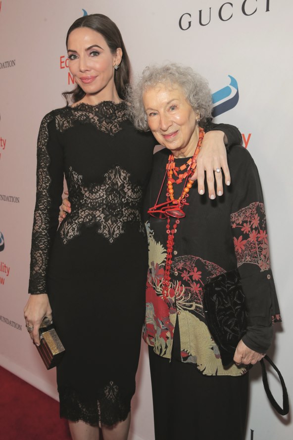 Žena satkana od čvrstih stavova