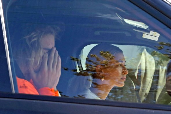 ŠTO SE DOGODILO? Justin Bieber sjedio na klupici i plakao