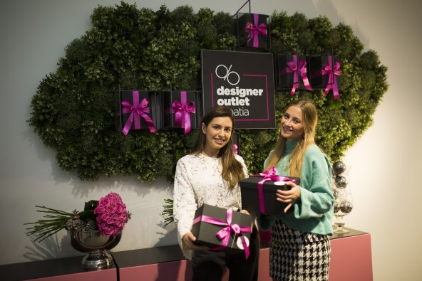 Vrijeme je za božićni outlet shopping!