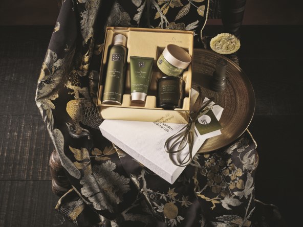 RADOST DARIVANJA Obogatite svoje utočište elegantnim mirisom