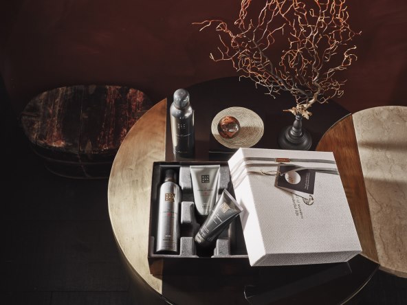 RADOST DARIVANJA Obogatite svoje utočište elegantnim mirisom