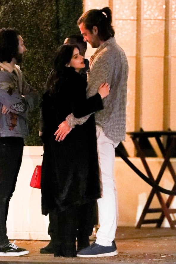 Omiljena slatkica uhvaćena s novim dečkom