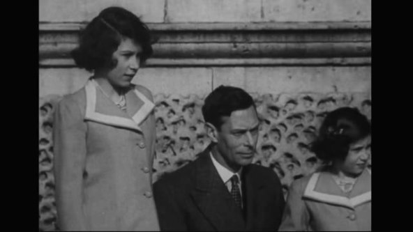 Kraljica ne skida božićne ukrase sve do veljače, a razlog zašto slama srce